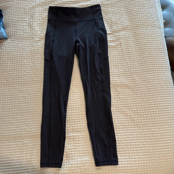 Lululemon Women’s Fast and Free highrise tights w/ pockets - size 4 (runs small) - Picture 1 of 4